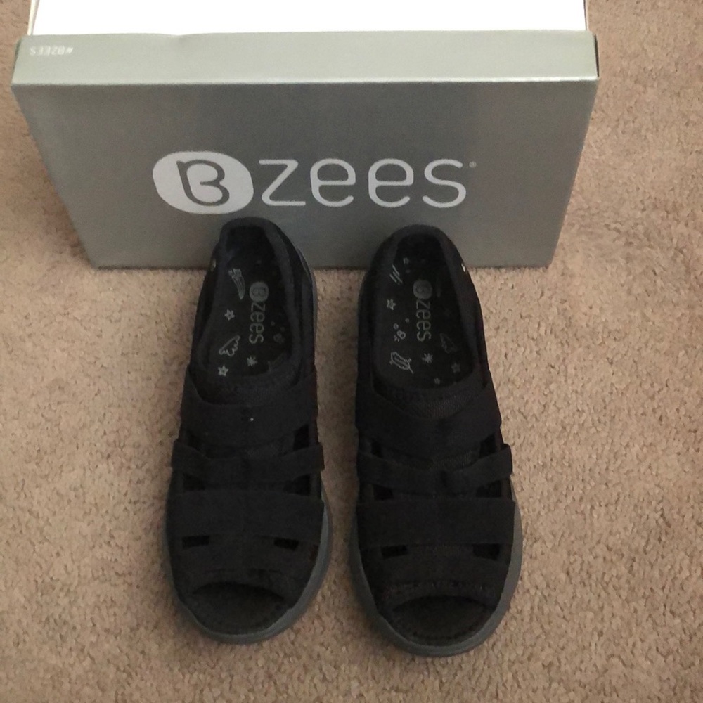 Bzees Women’s Black Shoes size 8